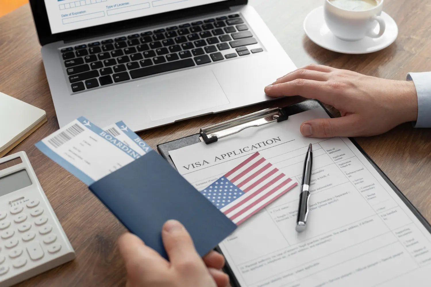 consulado emitindo o visa application para os variados tipos de vistos americanos