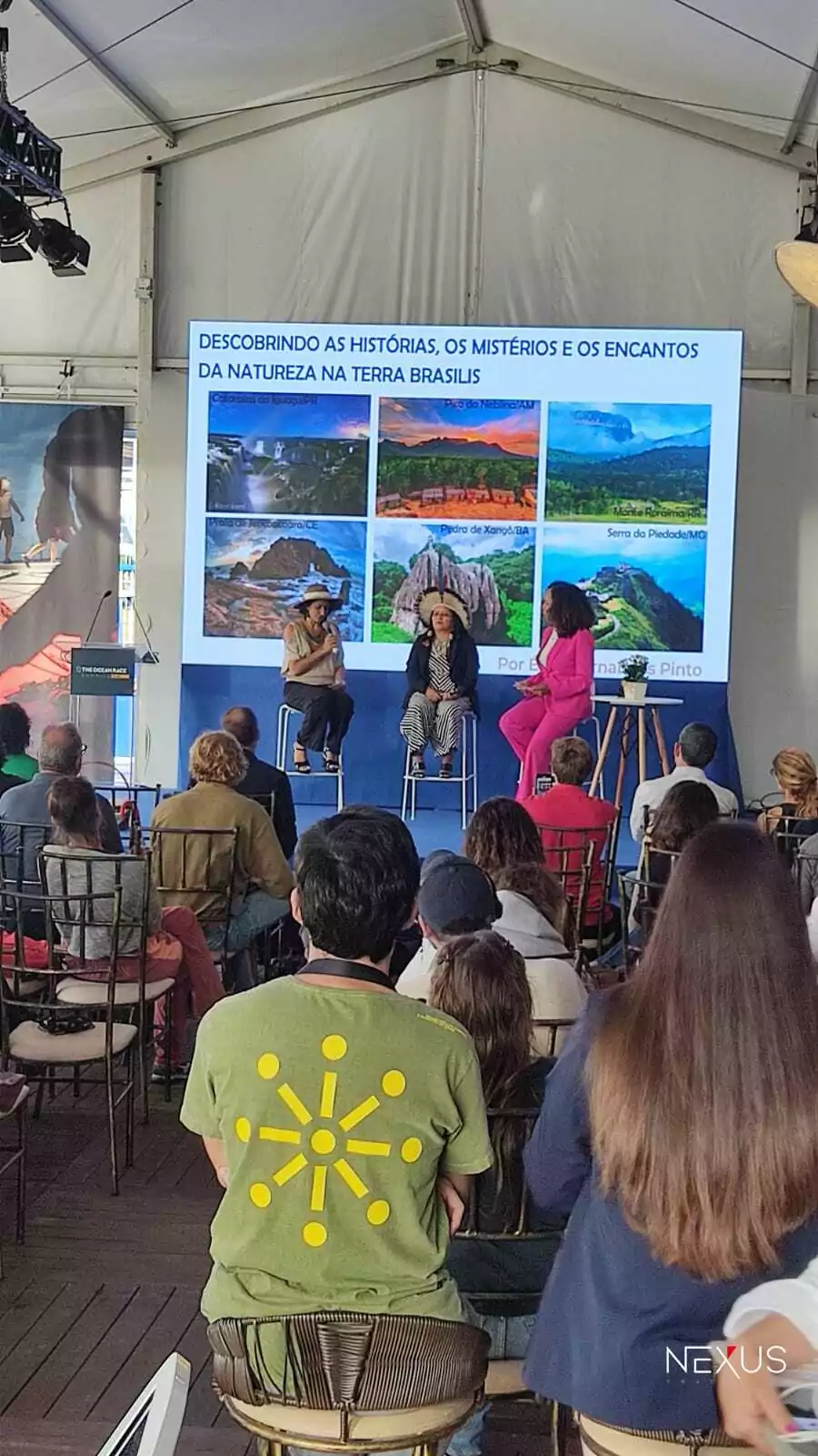 pessoas-conversando-seminario-the-ocena-race-nexus-traducoes